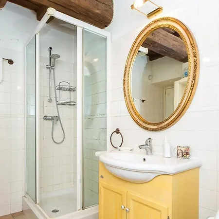 Apartment In Falegnami Rome