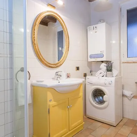 Apartment In Falegnami Rome